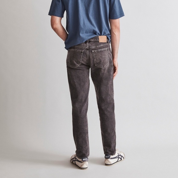 Madewell Relaxed Taper Jeans in Claybrook Wash - Picture 6 of 6